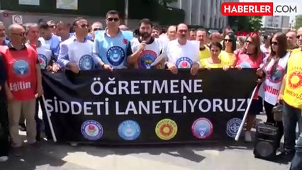 Öğretmene Yapılan Yumruklu Saldırı Protesto Edildi