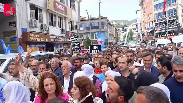 Hakkari'de miting öncesi yürüyüş başladı