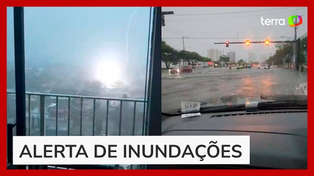 Fortes chuvas provocam alagamentos na Flórida nos Estados Unidos