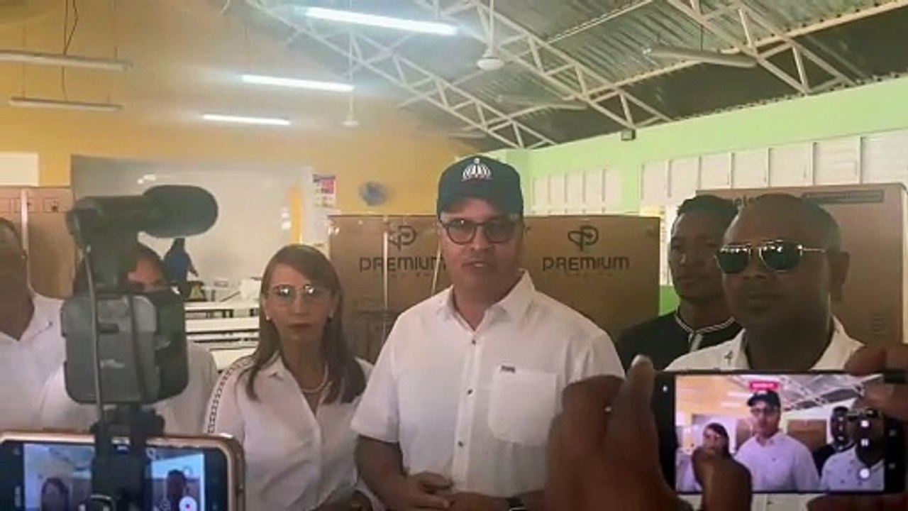 Ministro Igor Rodríguez regresa con más ayudas a provincias afectadas por las lluvias