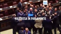 Italia: maxirissa a Montecitorio, attacchi al verbale della Camera che li definisce 