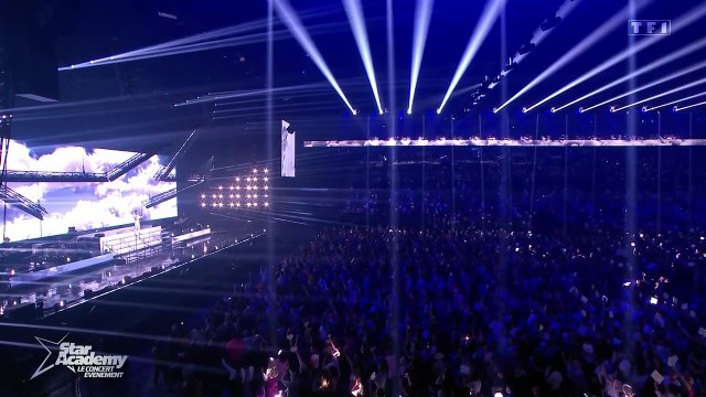 Axel Marbeuf (Star Academy) interprète son single Chante en live