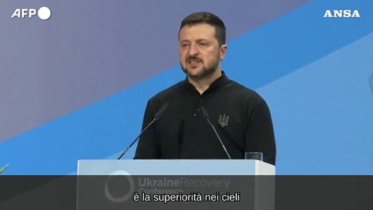 Zelensky: "Il vantaggio della Russia e' la superiorita' nei cieli"