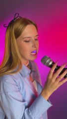 Chanter avec des lumières dans la bouche  #funny