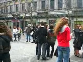 Attente de l'arrivée de tous les Fan