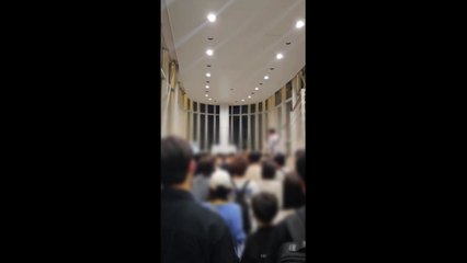오사카행 티웨이 항공 11시간 넘게 지연...승객 항의 잇따라 / YTN