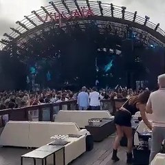 Xavi, de fiesta en Ibiza con su mujer y Marc Muniesa