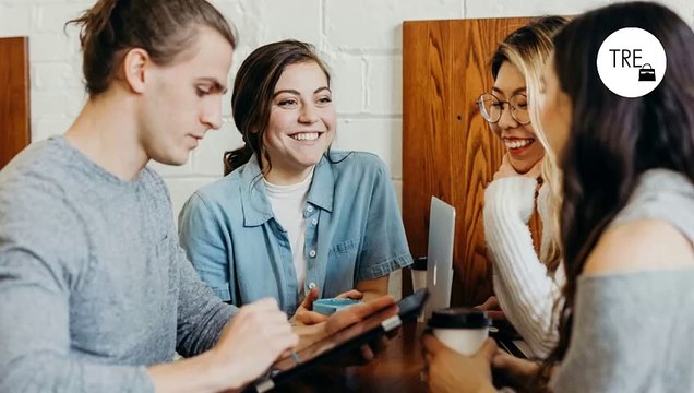 Todos las usamos, pero estas frases te hacen parecer poco inteligente según un experto en comunicación de Stanford