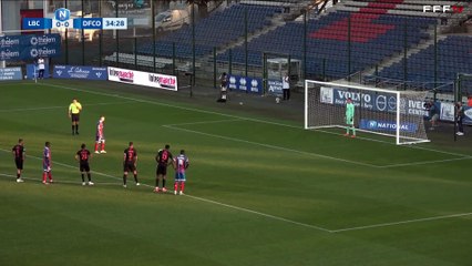 Geoffrey durbant marque sur penalty pour LB Châteauroux