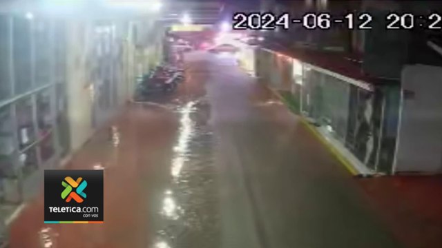 tn7-fuertes-lluvias-provocaron-inundaciones-en-jaco-130624