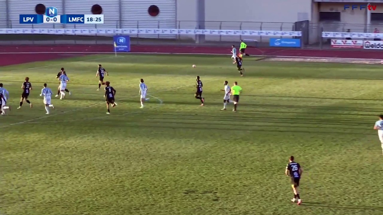 Loic Baal marque pour Le Puy en Velay Foot 43