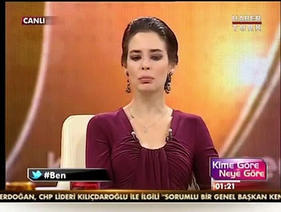 Pelin Batu - Bayrak taşır gibi din taşımıyorum, ateistim