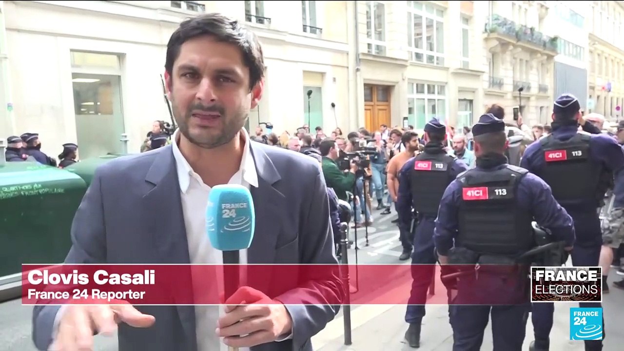 French left-wing parties in deal to form common 'popular front' for elections