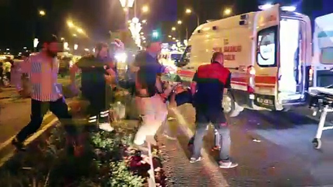 Karaköprü’de feci zincirleme kaza, bir araç takla attı: Yaralılar var