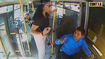 Mujer AGREDE a conductor por manejar a EXCESO DE VELOCIDAD