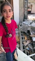 Minik kız evinin enkazının başında bakın ne istedi...