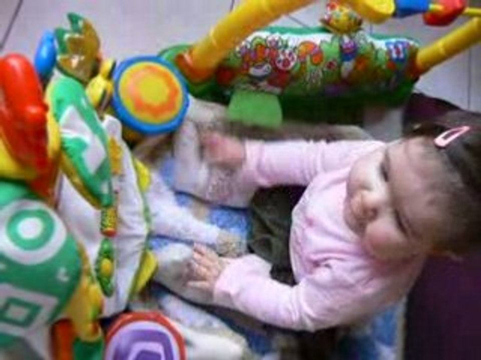 Clarisse sur son tapis