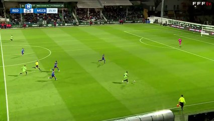 Le Red Star FC ouvre logiquement le score avec Hacene Benali