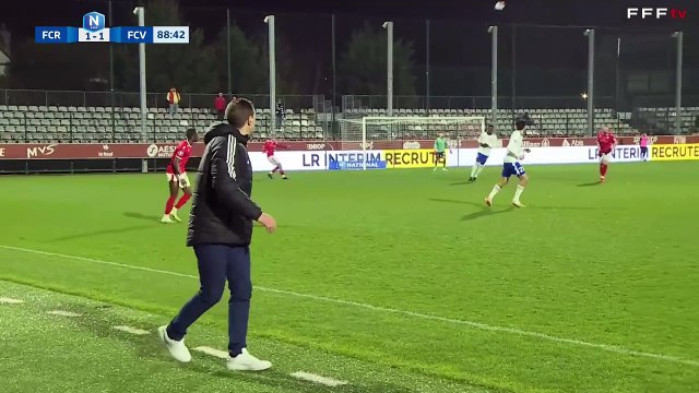 Le FC Versailles arrache la victoire dans les arrêts de jeu !