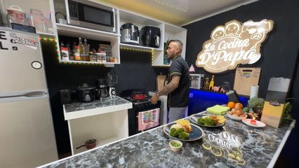 mqn-Un papá soltero quién encontró en la cocina su fortaleza -130624