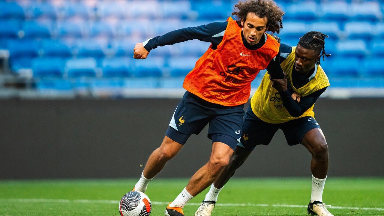 Le huis clos des Bleus à Lyon