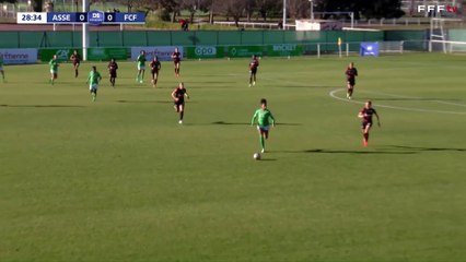 Le centre tir d'Amandine Pierre Louis pour l'AS Saint-Etienne