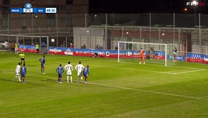 Marignane Gignac CB FC prend l'avantage sur penalty