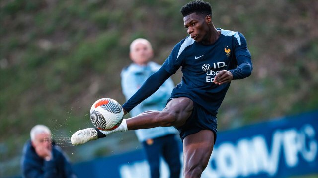Un jeudi à huis clos à Clairefontaine