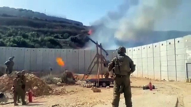 İsrail mancınıkla ateş topu fırlattı