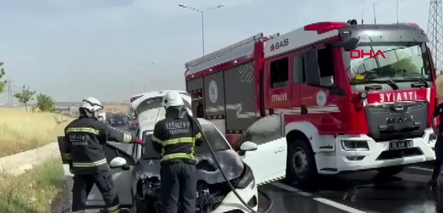 Seyir Halindeki Otomobil Alev Alev Yandı