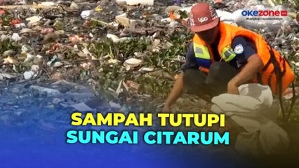 Скачать видео: Viral Sampah Tutupi Sungai Citarum, Pemprov Jabar Kerahkan Relawan dan Alat Berat