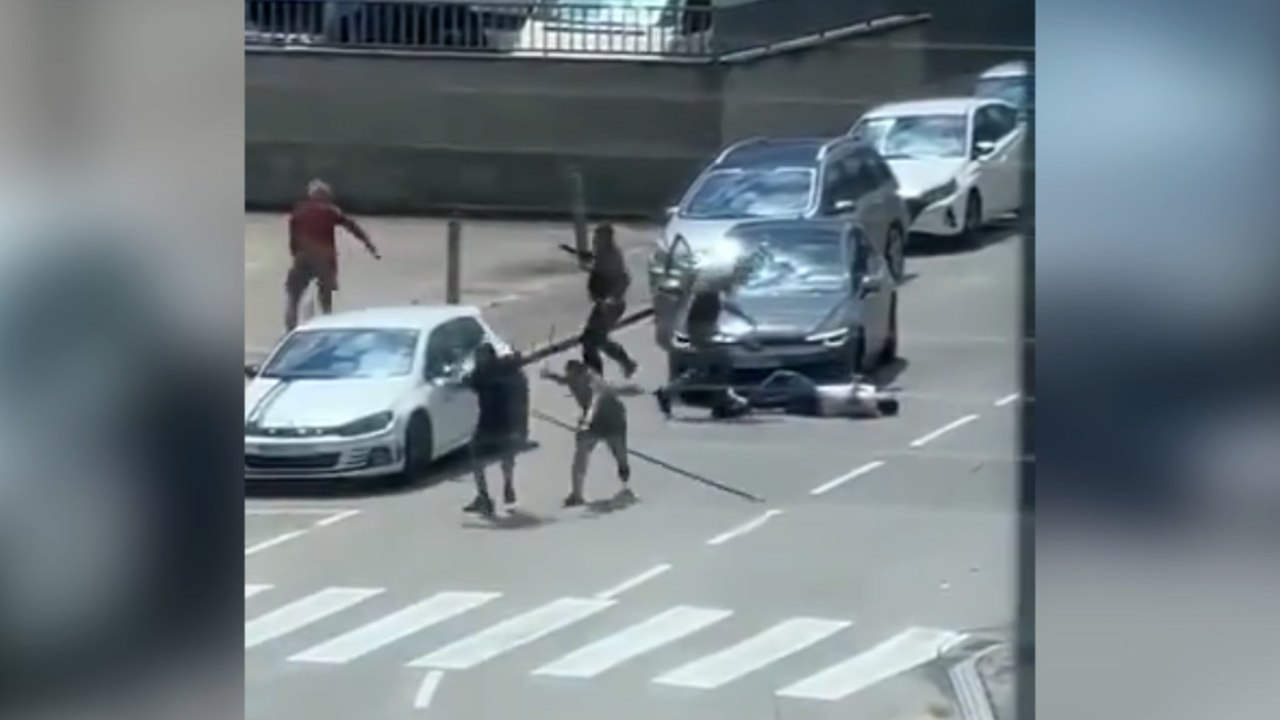 Una pelea con barras de hierro acaba en un tiroteo con un muerto y un herido grave