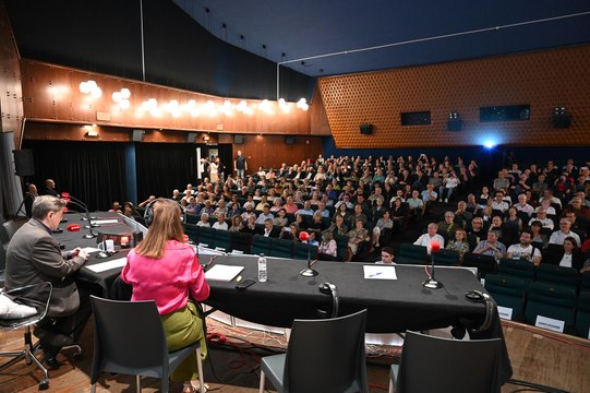 Gran ovación a Federico Jiménez Losantos en Zaragoza