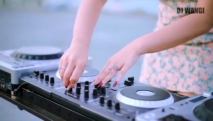 Dj Alololo Sayang - Vita Alvia (Yang alololololo sayang) (Official M-V)