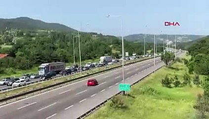 Anadolu Otoyolu'nun Bolu geçişinde bayram tatili trafiği