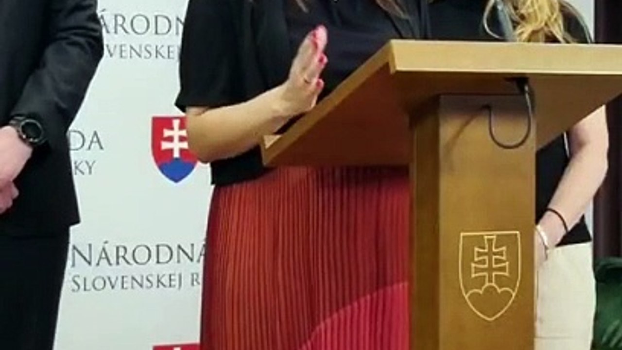 ZÁZNAM: PS chce zvýšiť odvodovú odpočítateľnú položku pre študentov a dôchodcov