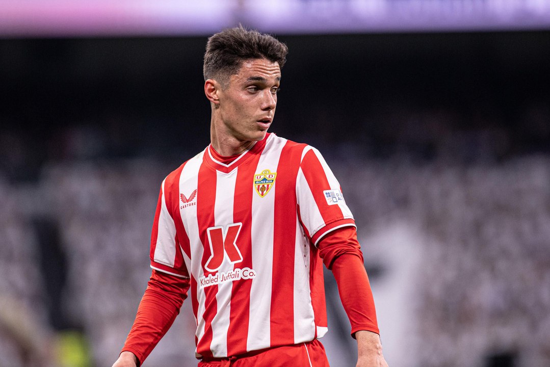 En vacances aux Maldives, le footballeur Sergio Arribas sauve un couple de la noyade