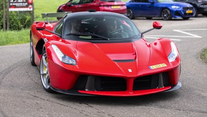 Ferrari LaFerrari - Acceleration Sounds & Revs !