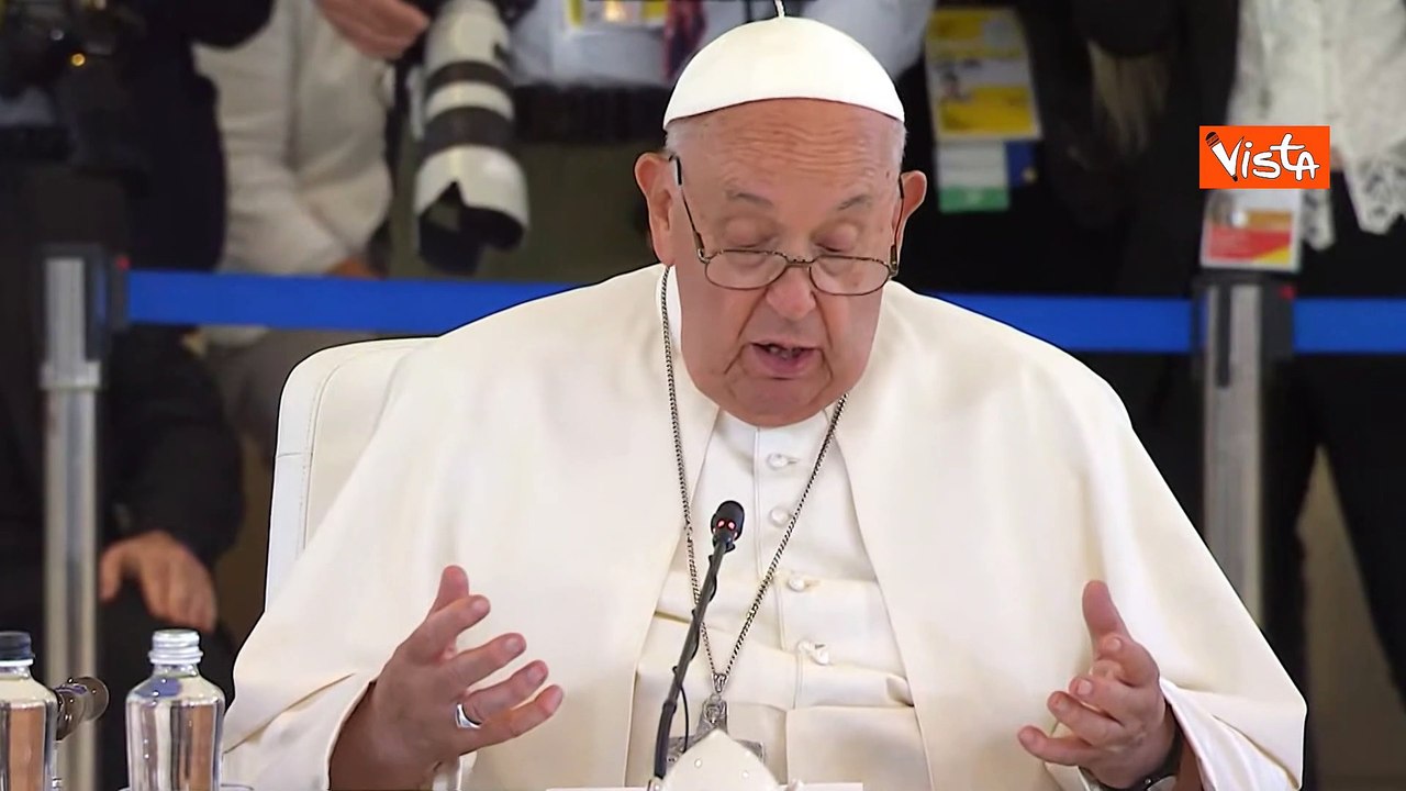 Papa Francesco: Nessuna macchina dovrebbe scegliere se togliere la vita a un essere umano