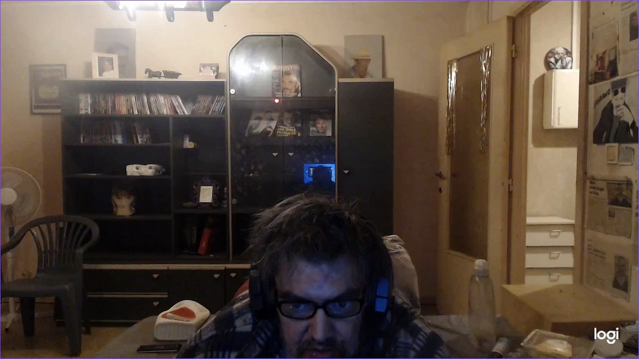 MIKE  ET SANDRINE   ET NON PAS D ALLIANCE CONTRE FANTOMAS PUPUCE LA POSSEDE MDR