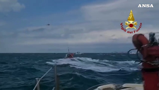 Motonave affonda vicino a Grado, salvi i 76 passeggeri