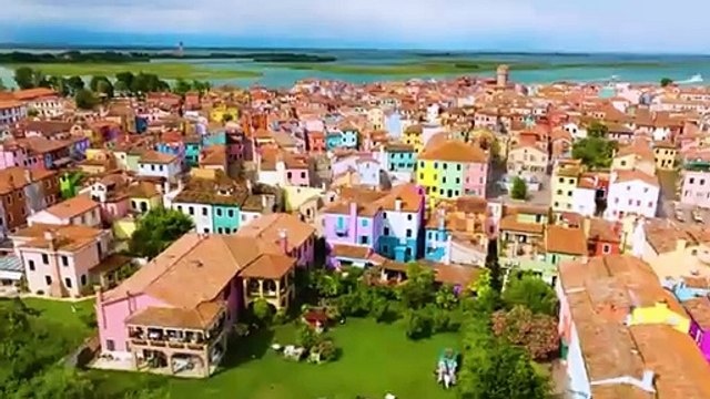 Burano, sulle case i volti delle emozioni del nuovo film Disney-Pixar