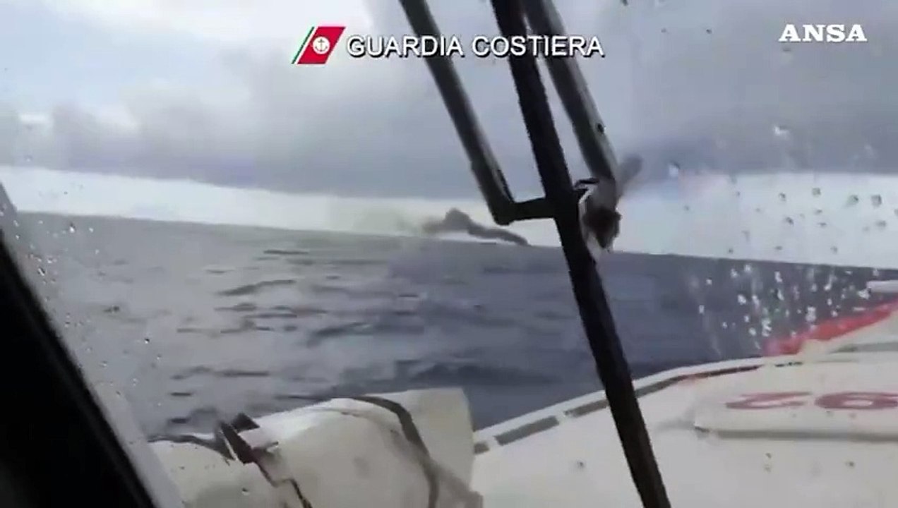 Barca in fiamme, Stefania Craxi e il marito sal...
