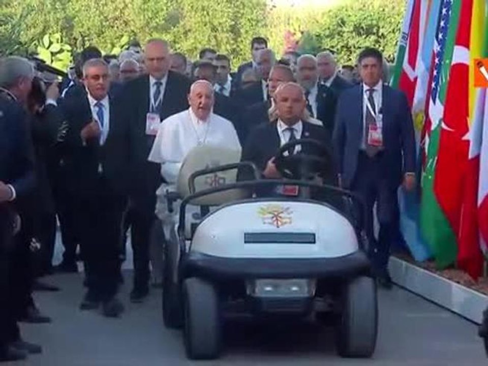 Papa Francesco a G7, la foto con i leader. Ecco le immagini
