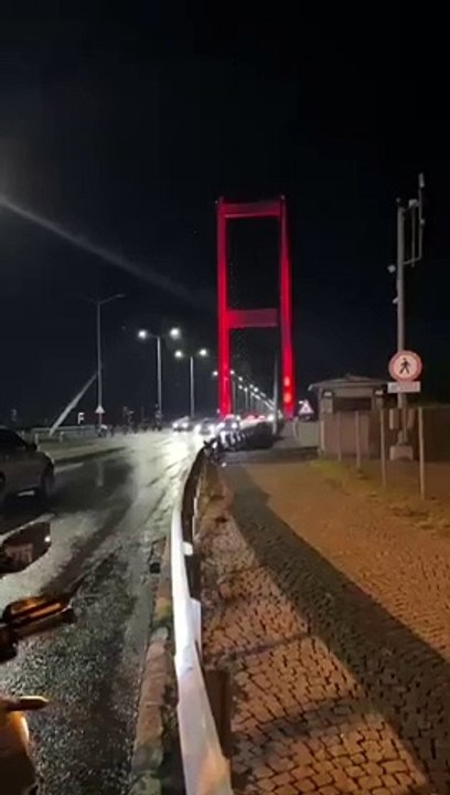 15 Temmuz Şehitler Köprüsü çift taraflı trafiğe kapatıldı