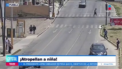 VIDEO: Camioneta golpea y avienta a menor