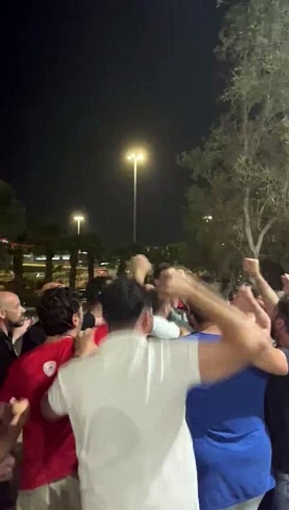 Μπαρτζώκας υποδοχή στο ΣΕΦ μετά τον 5ο τελικό