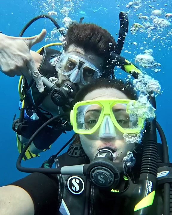 Sonakshi Sinha swimming with Rumored Boyfriend