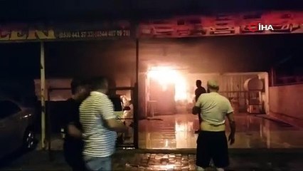 Oto galeride korkutan yangın