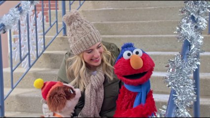 Elmo & Tango Holiday Helpers.